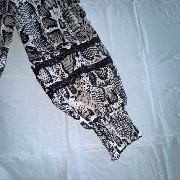 Forever 21 Monochrome Snakeskin Bodysuit - Picture 4 of 6